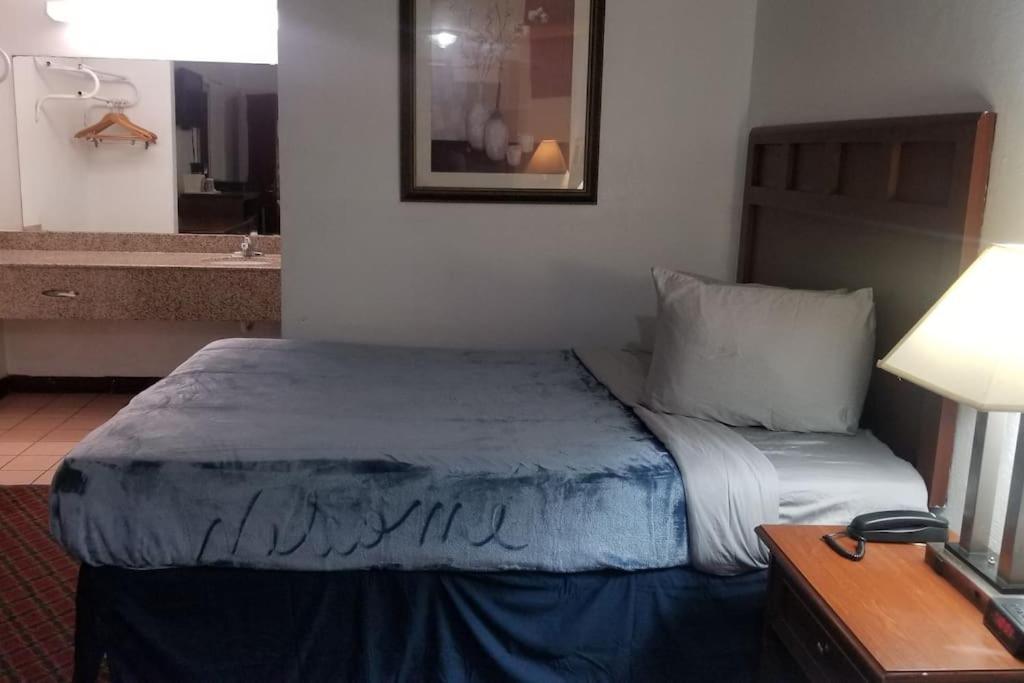 Osu 2 Queen Beds Hotel Room 230 Wi-Fi Стилуотер Экстерьер фото
